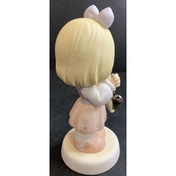 Precious Moments 'Friends Are Held Within The Heart' 2003 C0023 - Picture 5 of 9